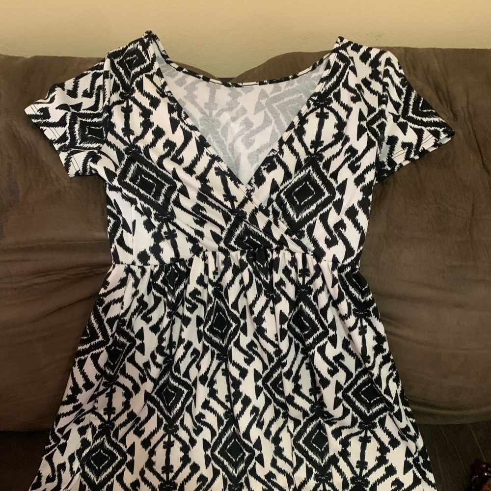 Black and White Zig-Zag Oversized Shirt